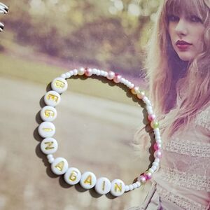 Taylor Swift Friendship Bracelet
